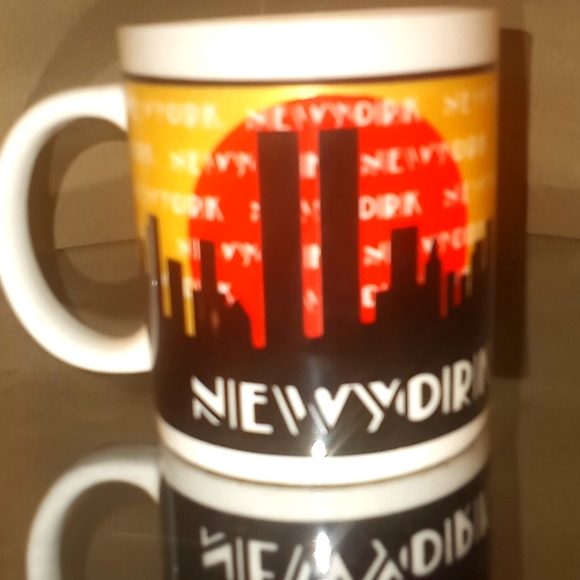 Host Pick- 🎉- Vintage. New York Coffee Mug ☕ - Picture 2 of 8